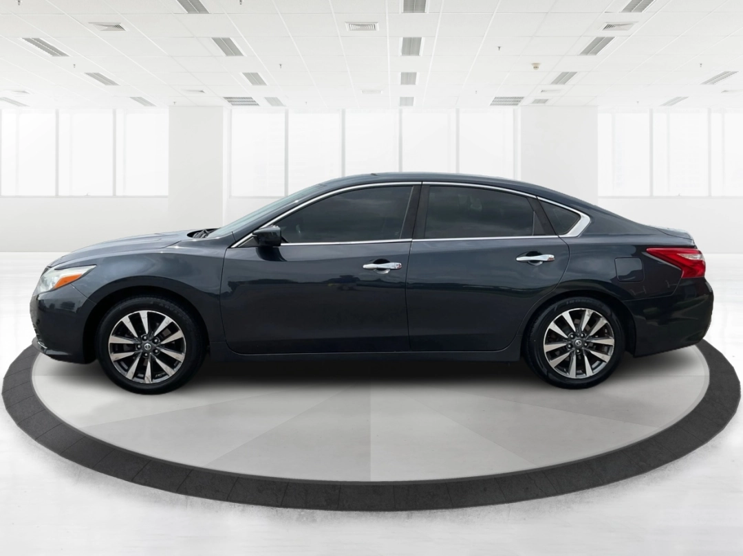 2017 Nissan Altima 2.5 SV (1N4AL3AP0HC) with an 2.5L L4 DOHC 16V engine, Continuously Variable Transmission transmission, located at 8750 N County Rd 25A, Piqua, OH, 45356, (937) 908-9800, 40.164391, -84.232513 - Unlock a seamless driving experience with the 2017 Nissan Altima 2.5 SV, a sedan designed not just for the daily commute but for life's countless adventures. Whether you're navigating the bustling streets of Fairborn, OH, or embarking on weekend getaways with the family, this Altima delivers a perfe - Photo#5