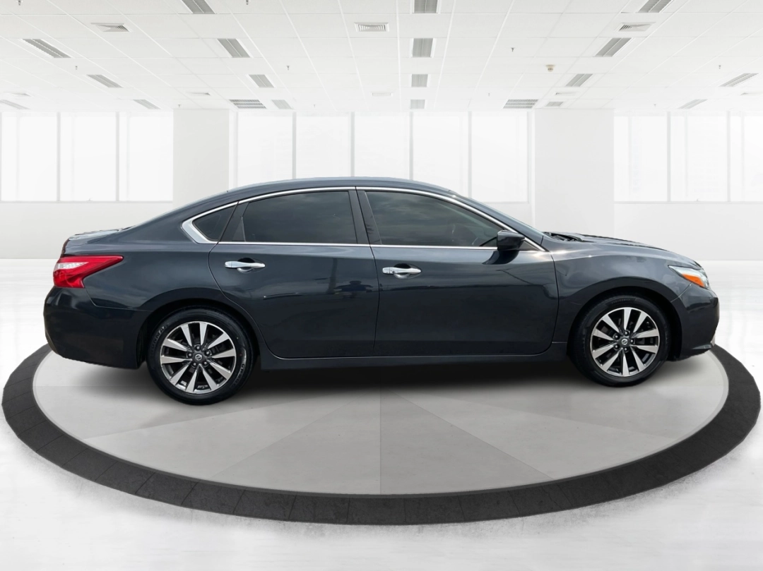 2017 Nissan Altima 2.5 SV (1N4AL3AP0HC) with an 2.5L L4 DOHC 16V engine, Continuously Variable Transmission transmission, located at 8750 N County Rd 25A, Piqua, OH, 45356, (937) 908-9800, 40.164391, -84.232513 - Unlock a seamless driving experience with the 2017 Nissan Altima 2.5 SV, a sedan designed not just for the daily commute but for life's countless adventures. Whether you're navigating the bustling streets of Fairborn, OH, or embarking on weekend getaways with the family, this Altima delivers a perfe - Photo#1