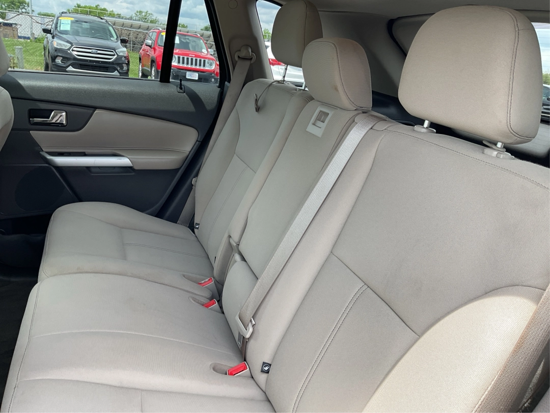2013 Ford Edge SE (2FMDK3GC3DB) with an Other engine, located at 8750 N County Rd 25A, Piqua, OH, 45356, (937) 908-9800, 40.164391, -84.232513 - **Hit the Open Road in Style! Discover the 2013 Ford Edge SE at Advantage Car and Credit in Fairborn, OH**<br /> <br /> Are you ready to elevate your daily commute or embark on exciting weekend adventures? The 2013 Ford Edge SE is the perfect blend of comfort, spaciousness, and style, making it an i - Photo#10